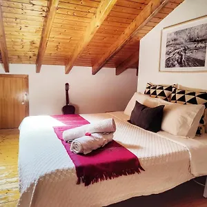 Séjour chez l'habitant Homestay Attic Private Bedroom, Aljezur